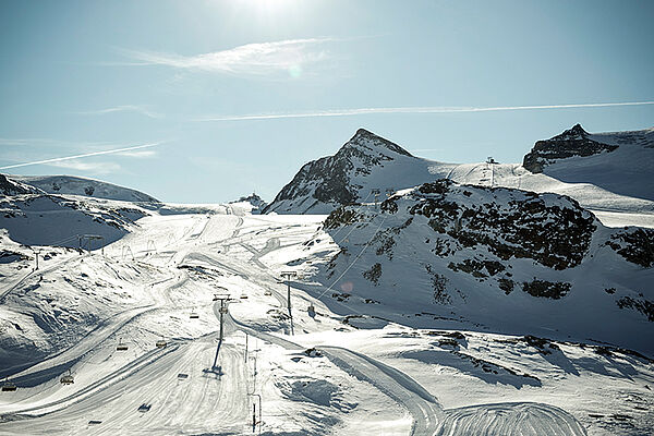 [Translate to 01_EN:] Skifahren in Zermatt am Matterhorn ©Zermatt Bergbahnen